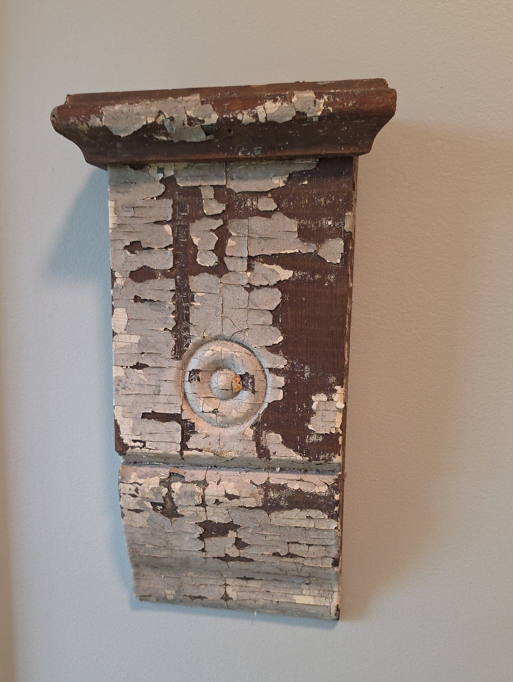 Distressed Wood Wall Corbel in Brown and White